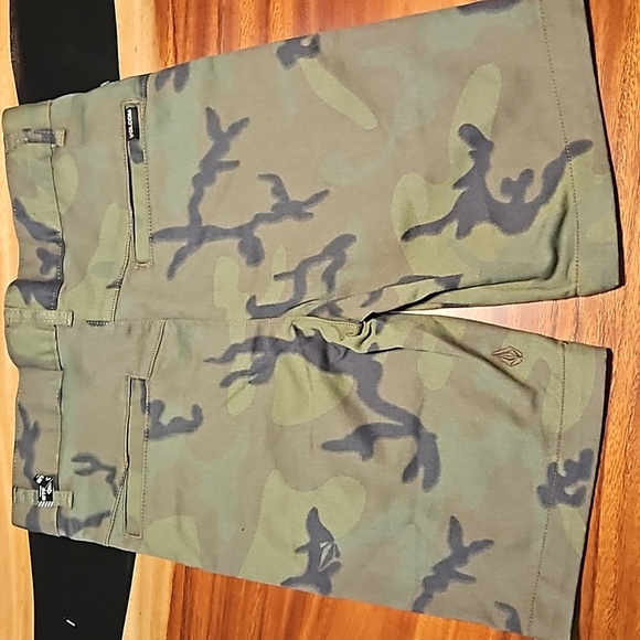 VOLCOM VMONTY STRETCH SHORTS - GREEN COMBO: VARIOUS SIZES - Picture 4 of 13